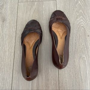 Nurture leather wedges